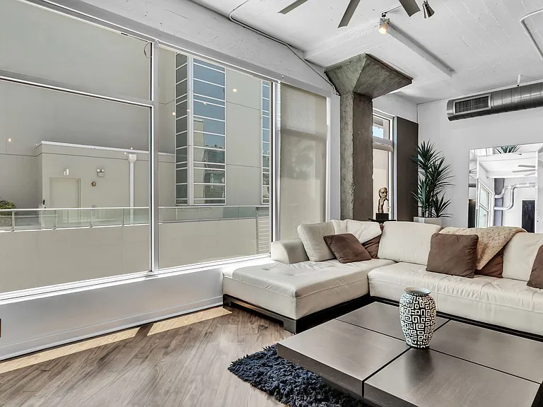 101 N 12th St #302 — Photo 15