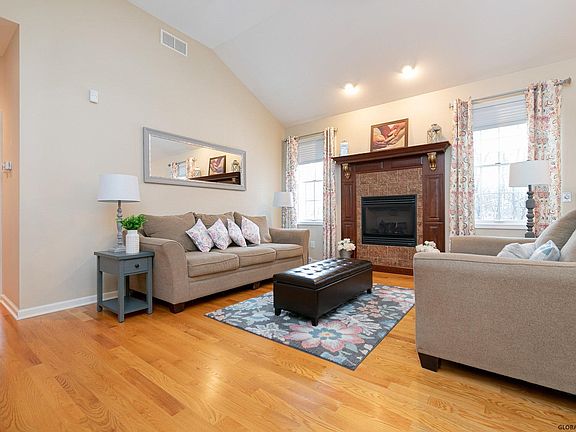 5th image of 139 Daytona Ave