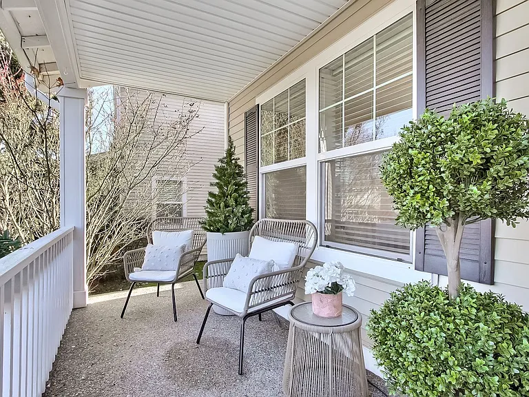 3077 Hoffman Hill Blvd — Photo 2