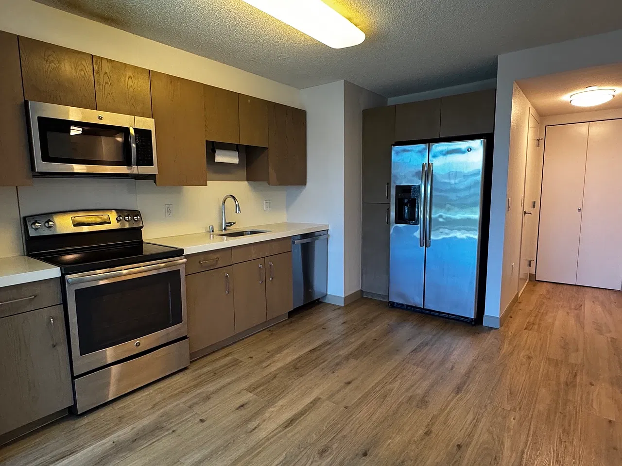 2 bed, 725 sqft, $2,900 — Photo 2