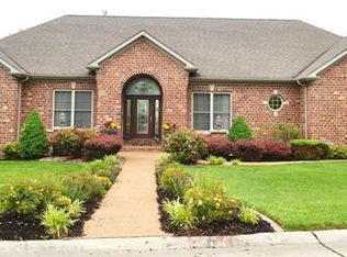 3309 Royal Crest Cir, Washington, MO 63090