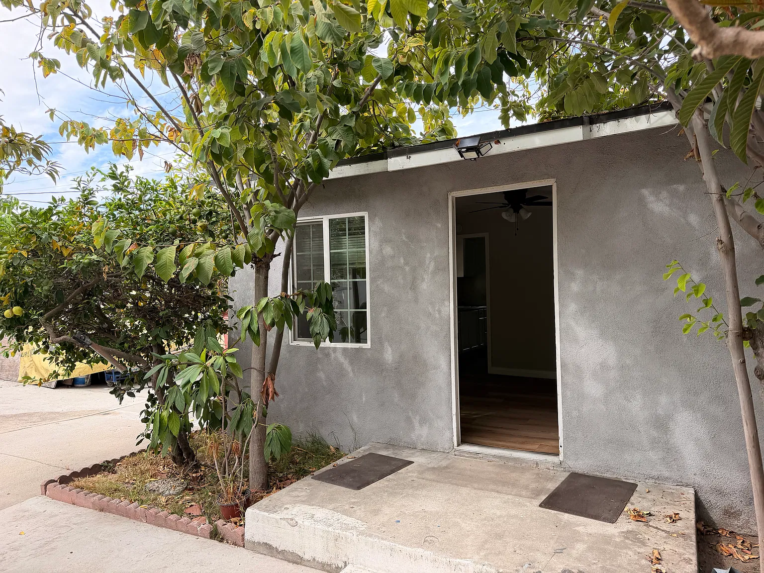 1 bed, 550 sqft, $1,975 — Photo 2