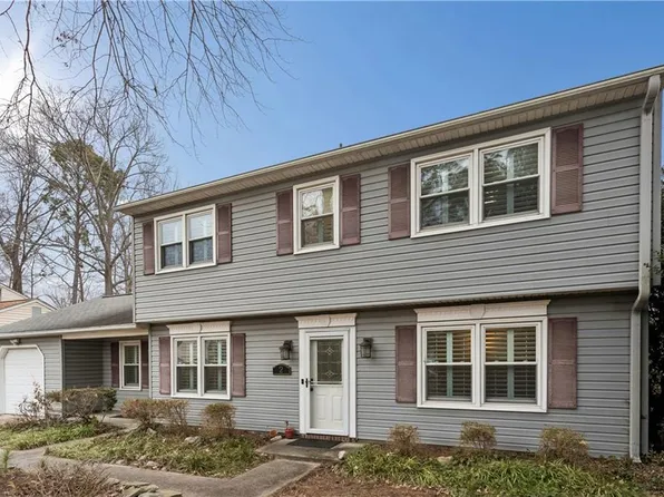2 Coffman Cir, Hampton, VA 23669