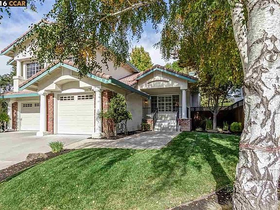 2nd image of 18 Clear Lake Ct