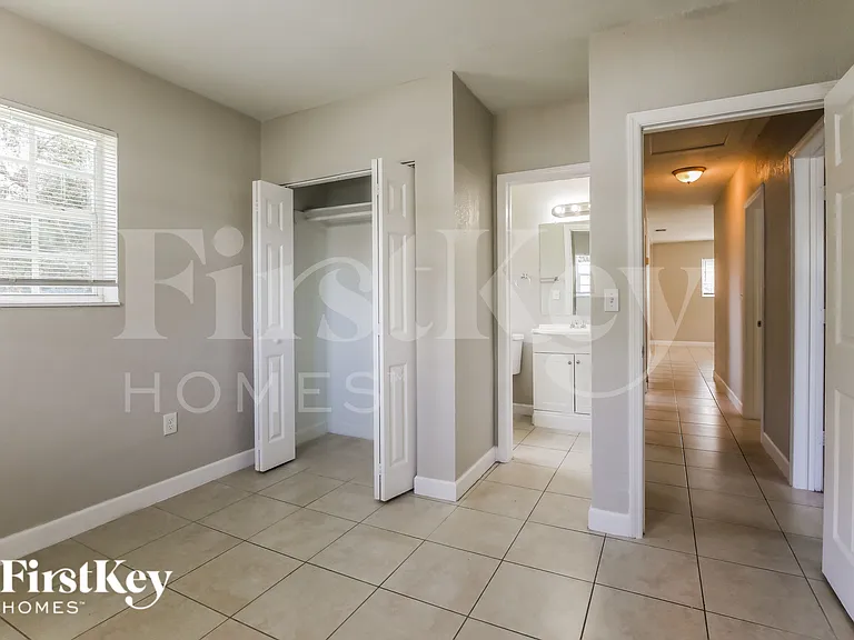 1250 NE 207th Ter — Photo 10