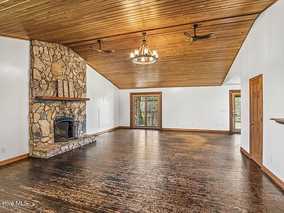 4th image of 526 Springhill Church Road