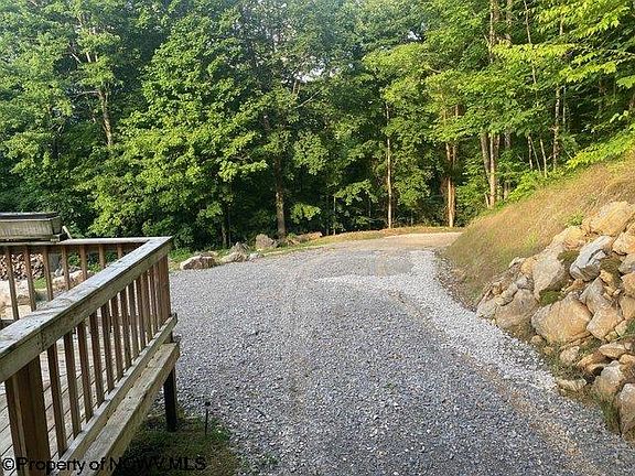 5th image of 289 Shultis Dr