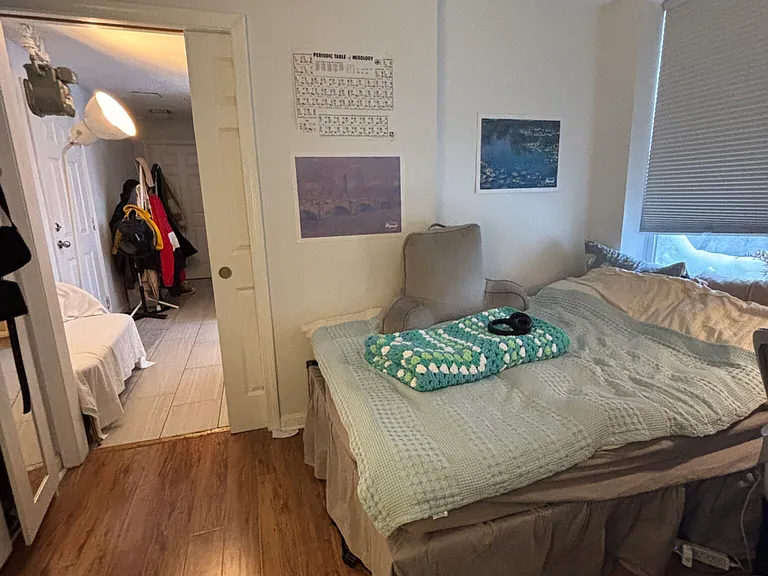 220 Hanover St #5 — Photo 5