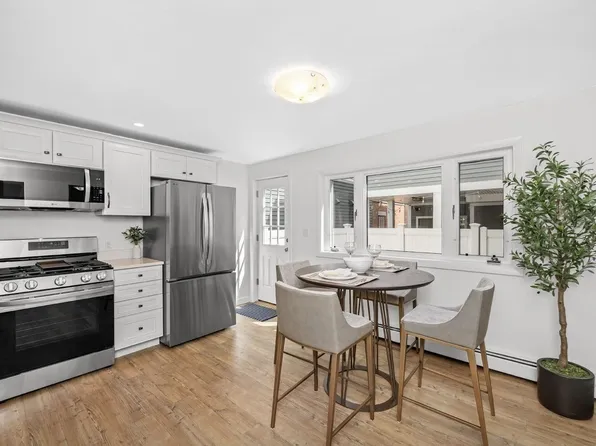 18-18R Polk St, Charlestown, MA 02129