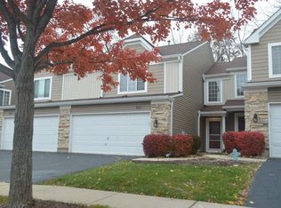 142 Locksley Dr, Streamwood, IL