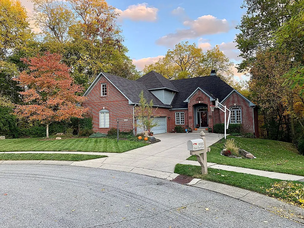 10725 Birch Tree Cir photo 1