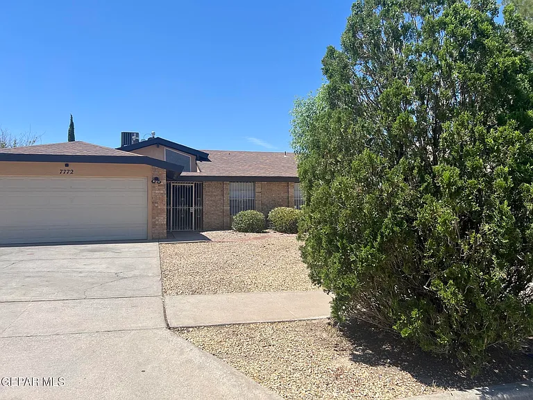 7772 Iroquois Dr — Photo 6