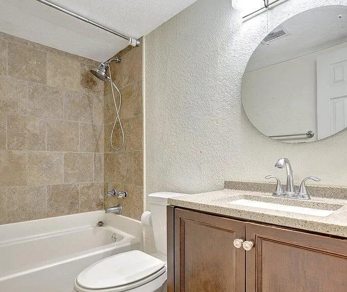 2400 NE 33rd Ave #211 — Photo 21