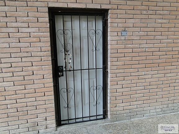 5th image of 1900 E Elizabeth St APT 1006