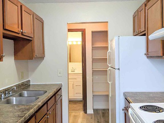 2nd image of 1851 Magnolia Ave E #207
