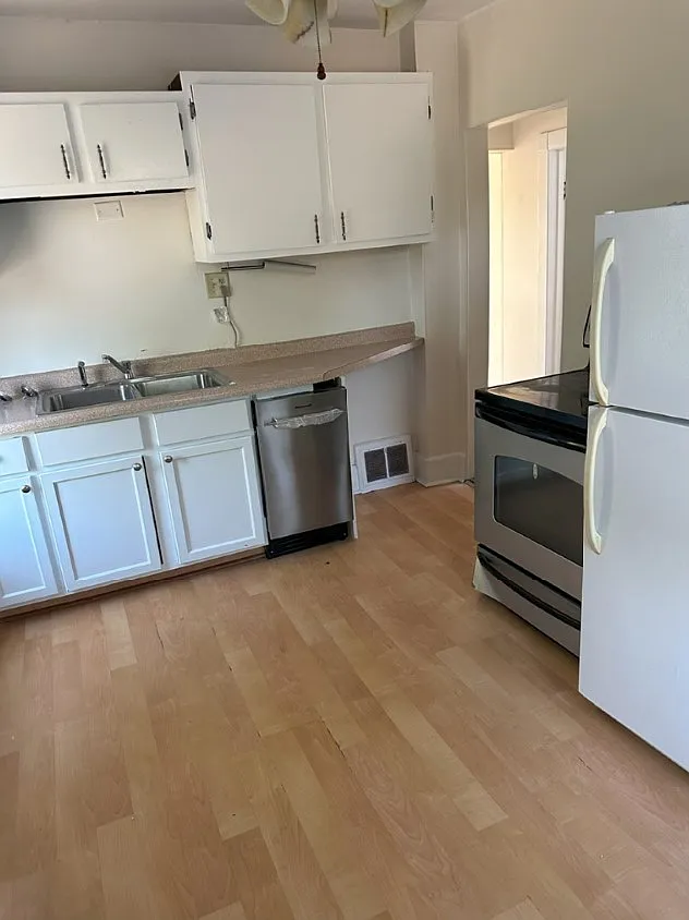 2 bed, 650 sqft, $1,200 — Photo 1