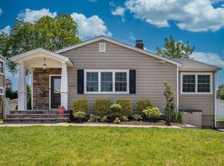 310 N Albany Ave, Massapequa, NY 11758