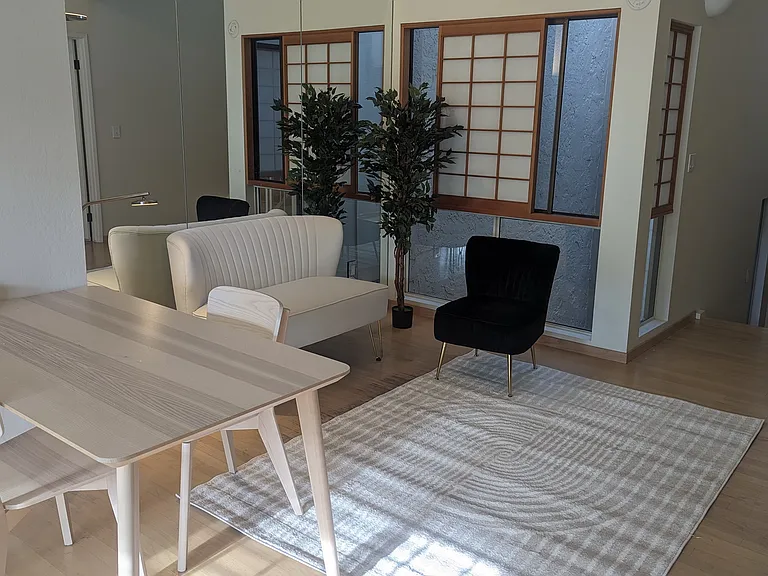 564 Sand Hill Cir — Photo 18