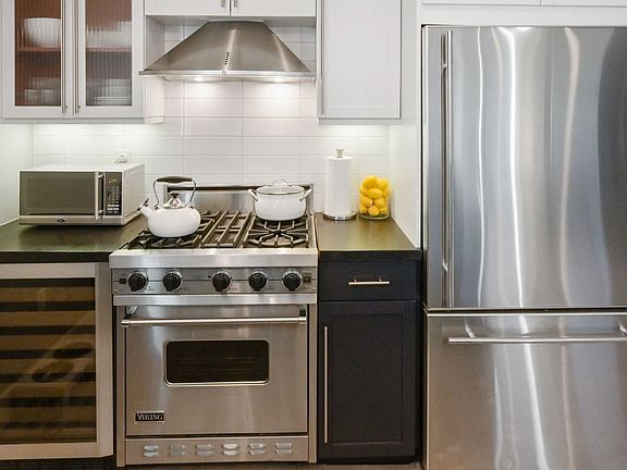 5th image of 1738 Lombard St APT 1