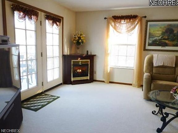 5th image of 6171 Center St APT 204