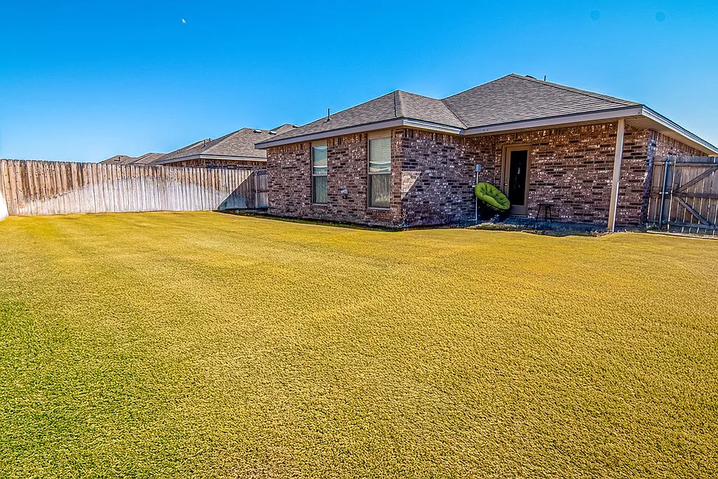 1327 Masquerade Boulevard - 1 — Photo 2