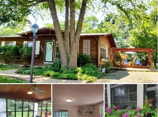 243 E Skyline Dr, Ballwin, MO 63011