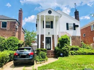 8113 190th St, Hollis, NY 11423