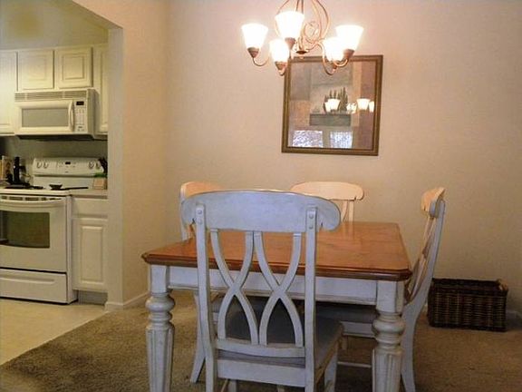 10x10 Dining Room