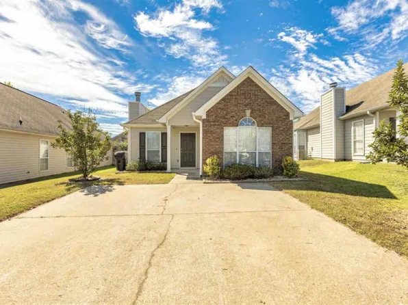 137 Mayfair Ln, Calera, AL 35040