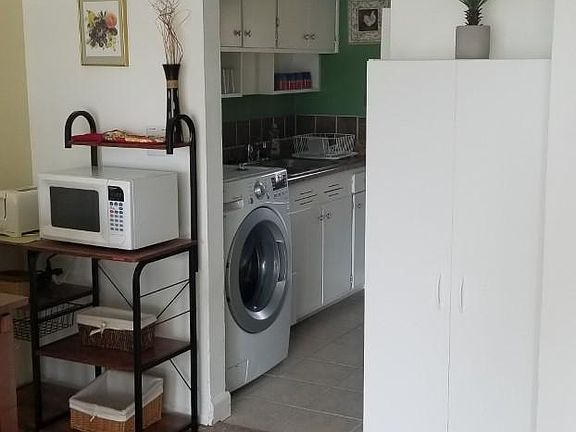 ENTRANCE TO KITCHEN