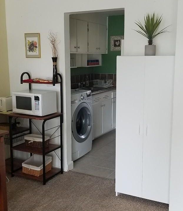 ENTRANCE TO KITCHEN