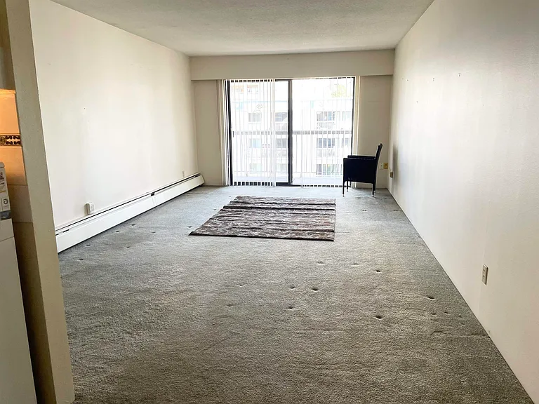 6380 Buswell St — Photo 18