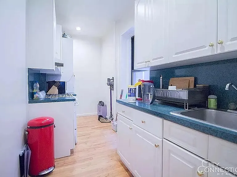 455 W 44th St #1 — Photo 3
