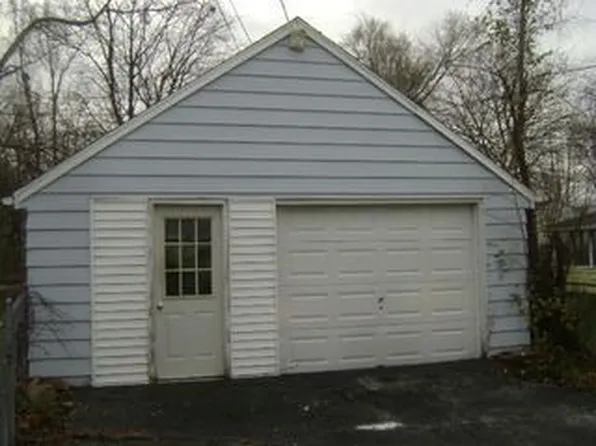 627 Sparks St, Jackson, MI 49202