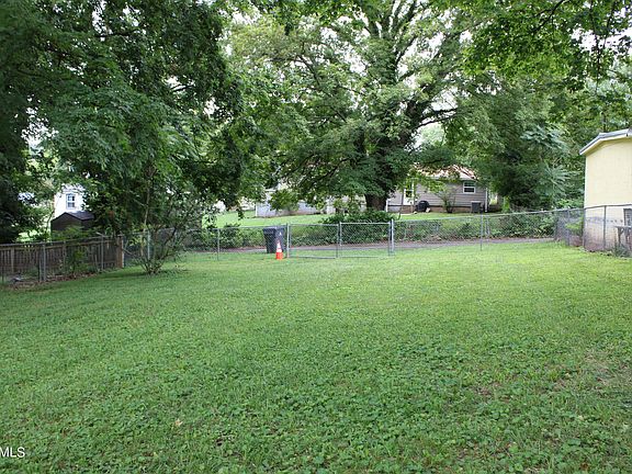 4th image of 1736 Price Ave