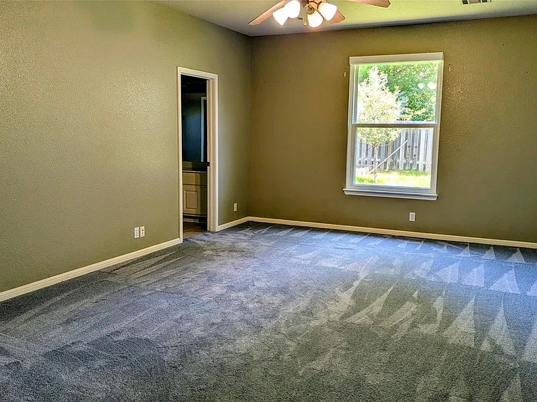 114 Ambrose Dr — Photo 20