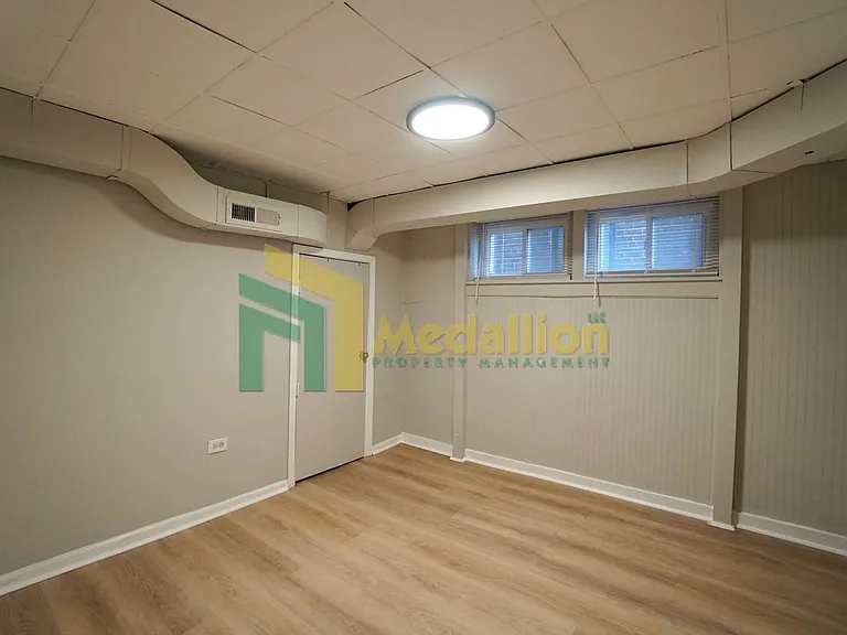 2048 W 82nd Pl — Photo 16