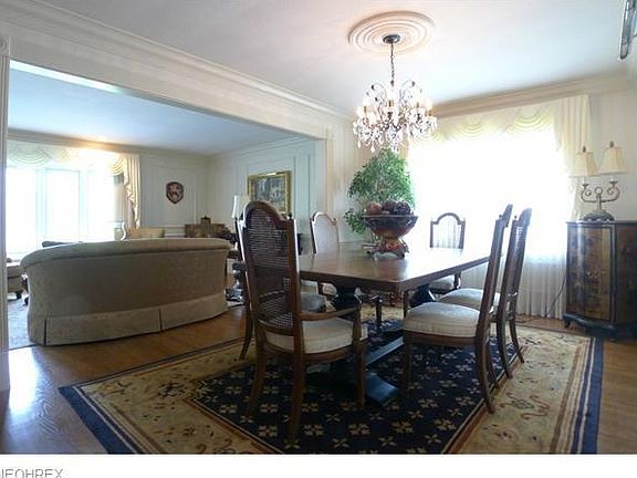 4th image of 617 Gloucester Dr