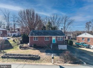 15910 Crest Dr, Woodbridge, VA 22191