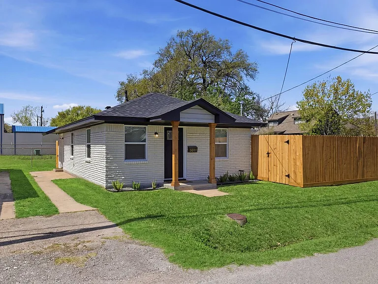 3011 Columbia St — Photo 15