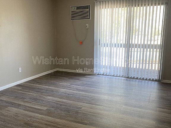 3rd image of 217 Charleston Blvd #3