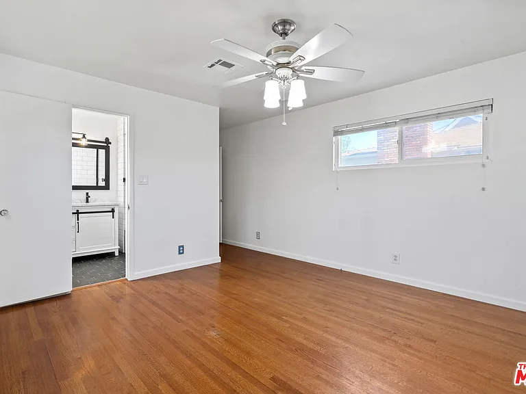 4940 Placidia Ave — Photo 30