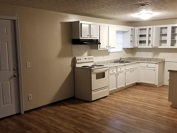 Kitchen/Laundry