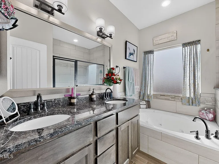 14717 Charles Foster Ave — Photo 26