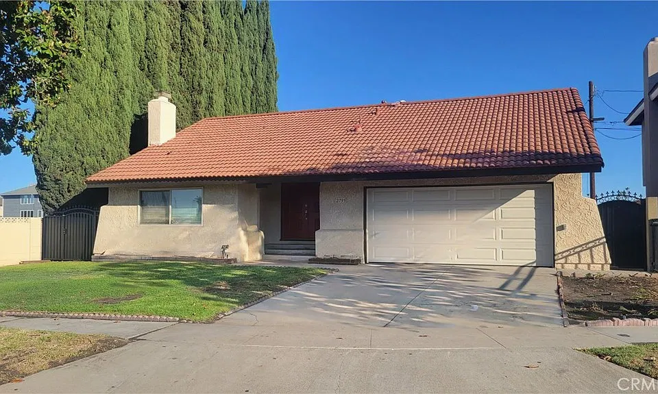 2795 W Tola Ave