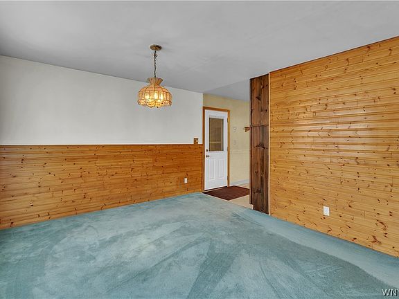 4th image of 293 Desmond Dr