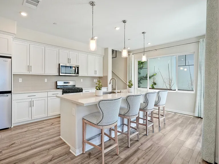 1501 Wingwood Ln — Photo 8