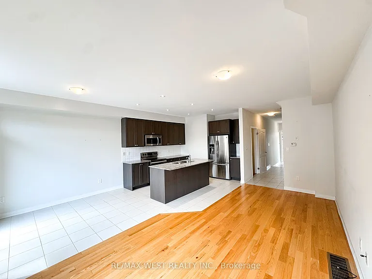 186 Parkinson Cres — Photo 5