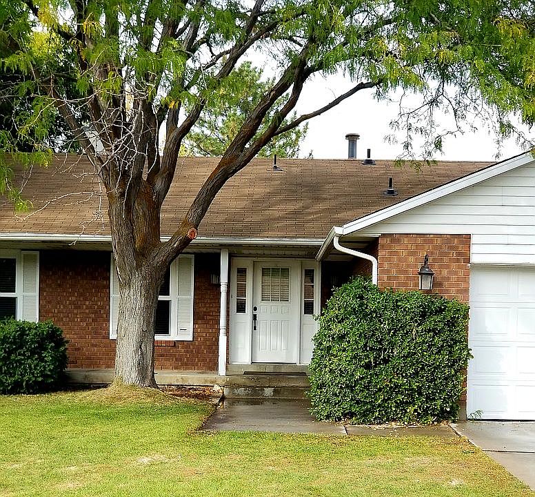 1st image of 806 W Clover Blossom Cir