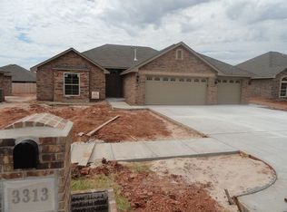 3313 Sharon Dr, Moore, OK 73160